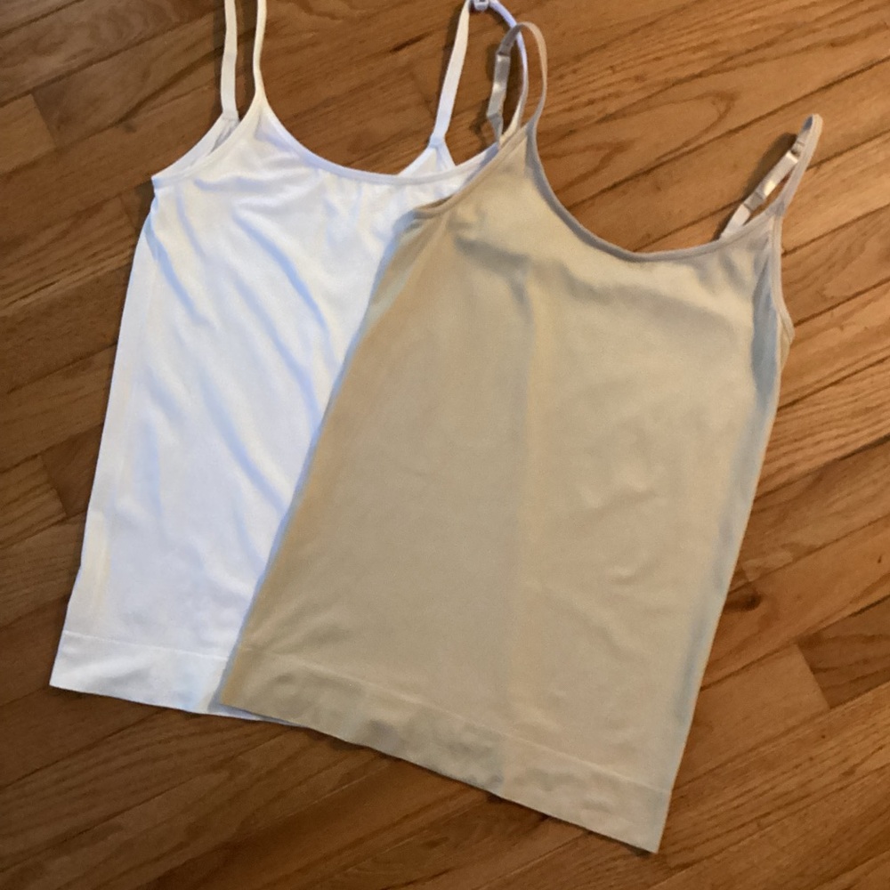TWO VANITY FAIR CAMIS - SEAMLESS - LIGHTWEIGHT - SOFT STRETCH NO RIDE UP! SMALL